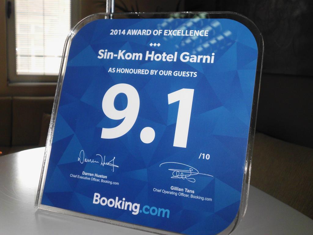 Sin-Kom Hotel Garni 피로트 외부 사진